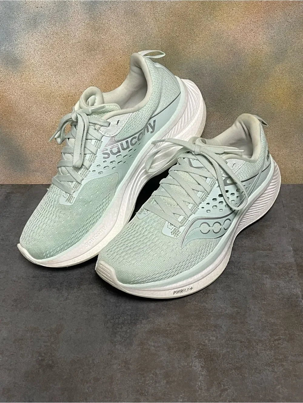 Saucony Ride 17 Women's Jade Green Running Shoes Size 7.5B